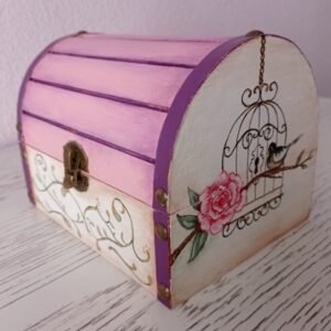 Caja de madera pintada a mano